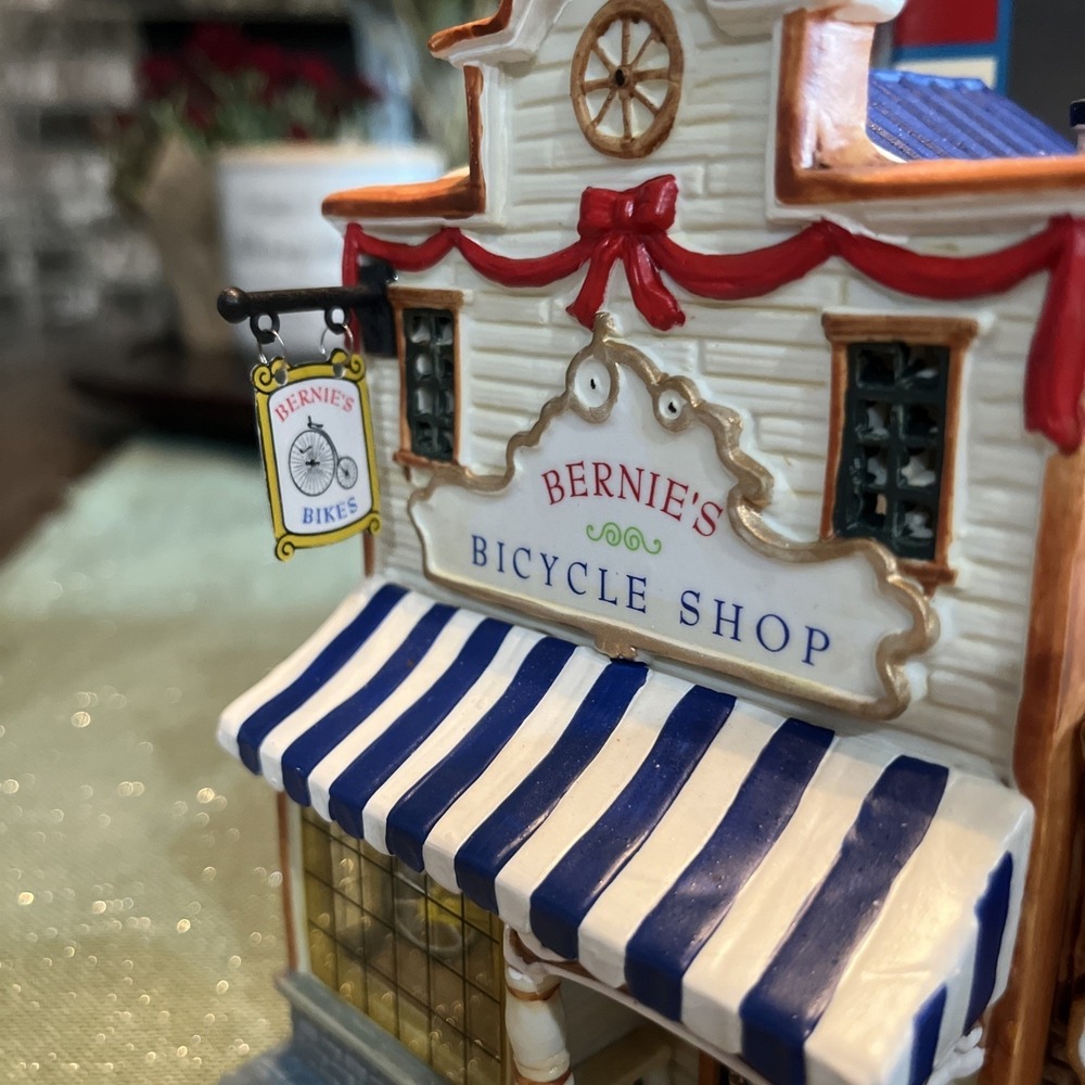 Lemax Village Harvest Crossing Porcelain Bernie's Bicycle Shop 2001 - Picture 12 of 12